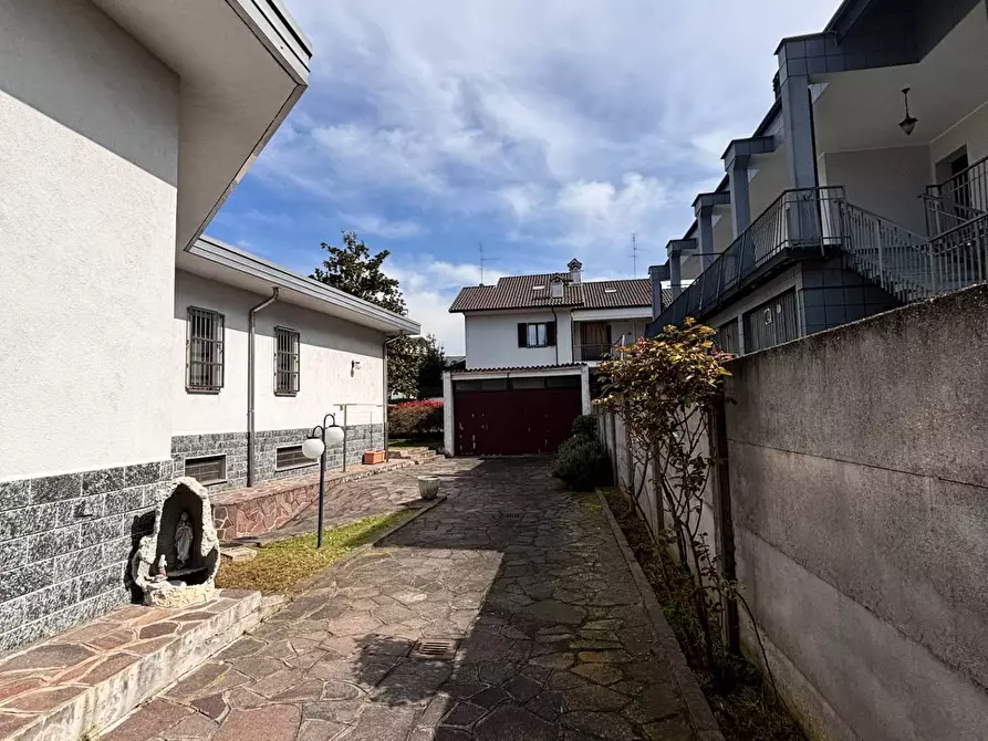 Immagine 58 di Villa in vendita  in via Marziale a Rho