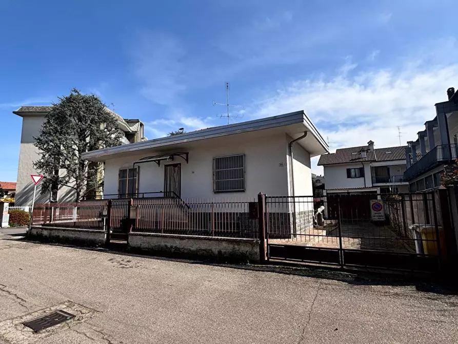 Immagine 59 di Villa in vendita  in via Marziale a Rho