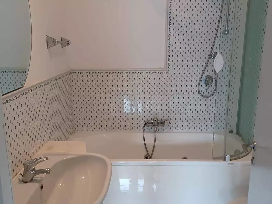 Immagine 17 di Appartamento in affitto  in via Aurelia Ponente 22 a Rapallo