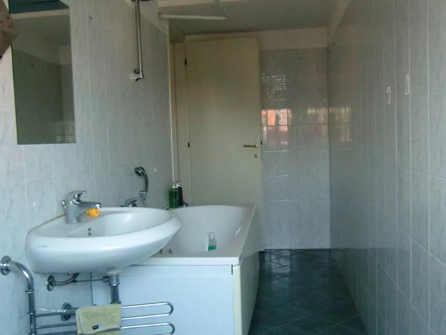 Immagine 15 di Appartamento in affitto  in via Govone a Milano