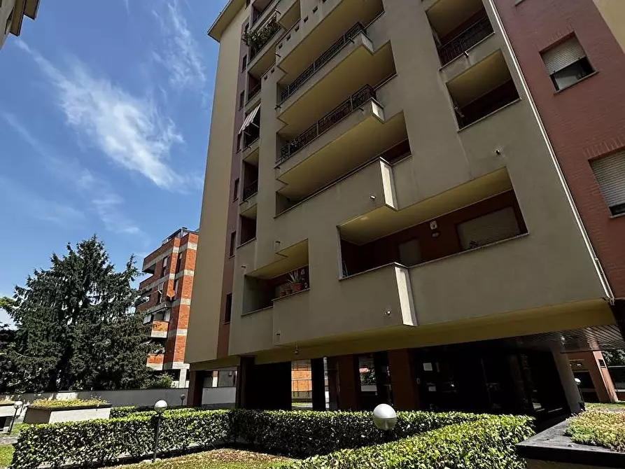 Immagine 2 di Appartamento in vendita  in via Varesina a Milano