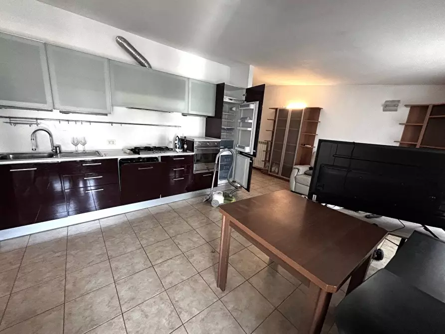 Immagine 3 di Appartamento in vendita  in via Varesina a Milano