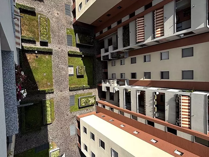 Immagine 6 di Appartamento in vendita  in via Varesina a Milano