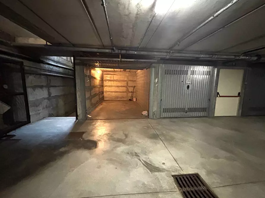 Immagine 20 di Appartamento in vendita  in via Varesina a Milano