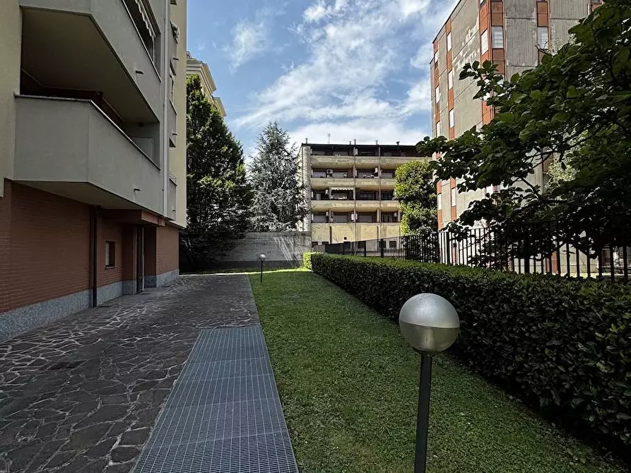 Immagine 24 di Appartamento in vendita  in via Varesina a Milano