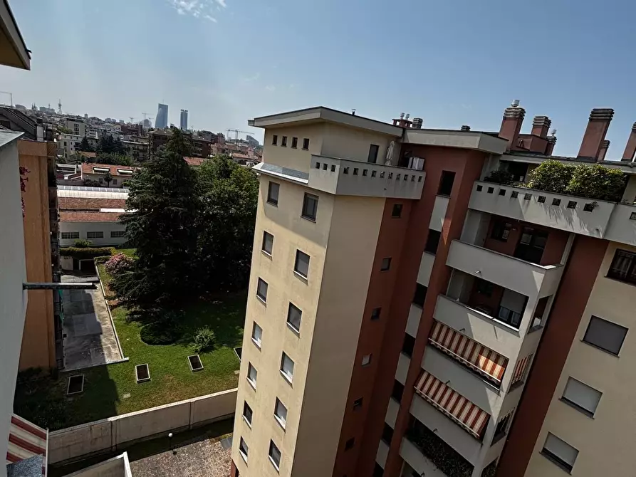 Immagine 7 di Appartamento in vendita  in via Varesina a Milano