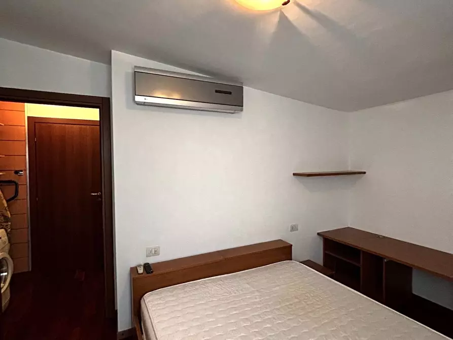 Immagine 30 di Appartamento in vendita  in via Varesina a Milano