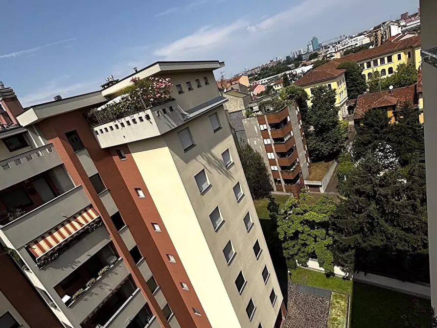 Immagine 29 di Appartamento in vendita  in via Varesina a Milano