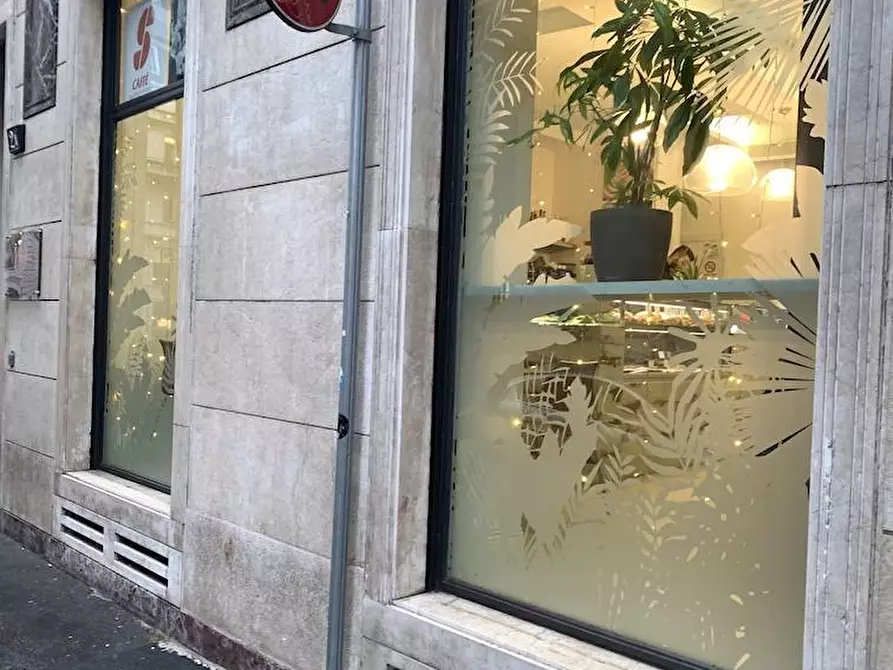 Immagine 4 di Negozio in vendita  in Via Zebedia 5 a Milano