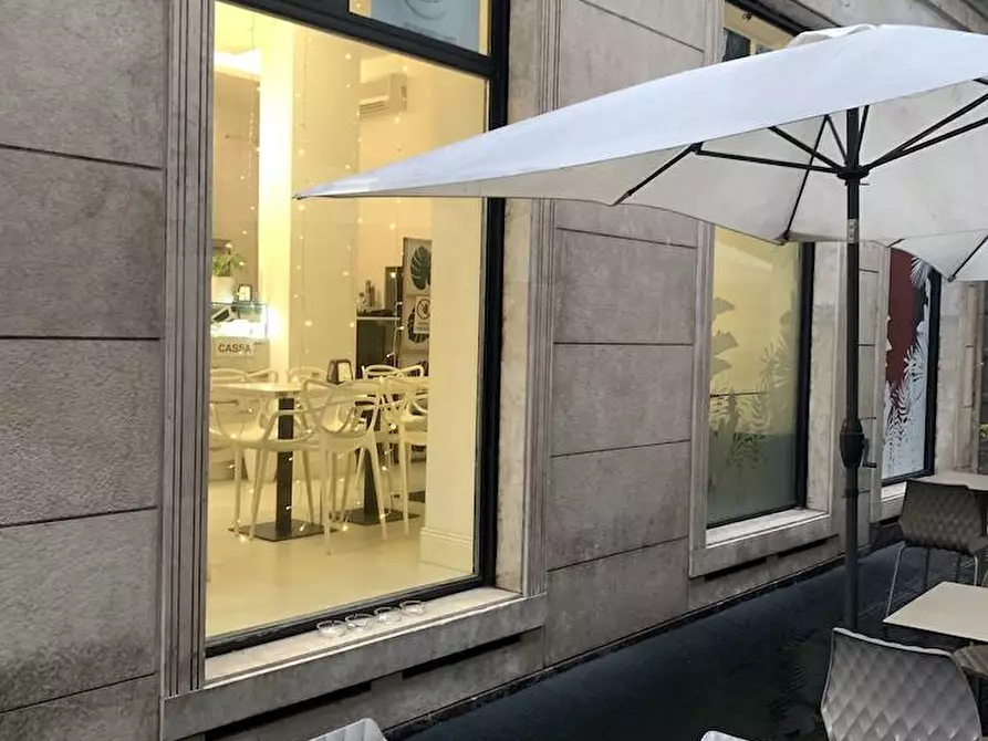 Immagine 7 di Negozio in vendita  in Via Zebedia 5 a Milano