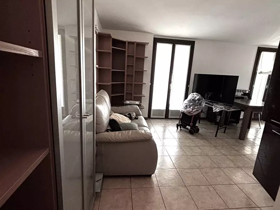 Immagine 27 di Appartamento in affitto  in via Varesina a Milano