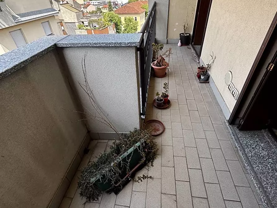 Immagine 28 di Appartamento in affitto  in via Varesina a Milano