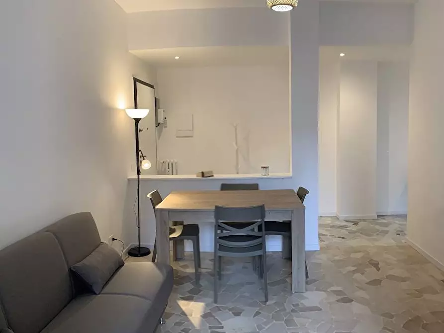 Immagine 2 di Appartamento in affitto  in via Aosta a Milano