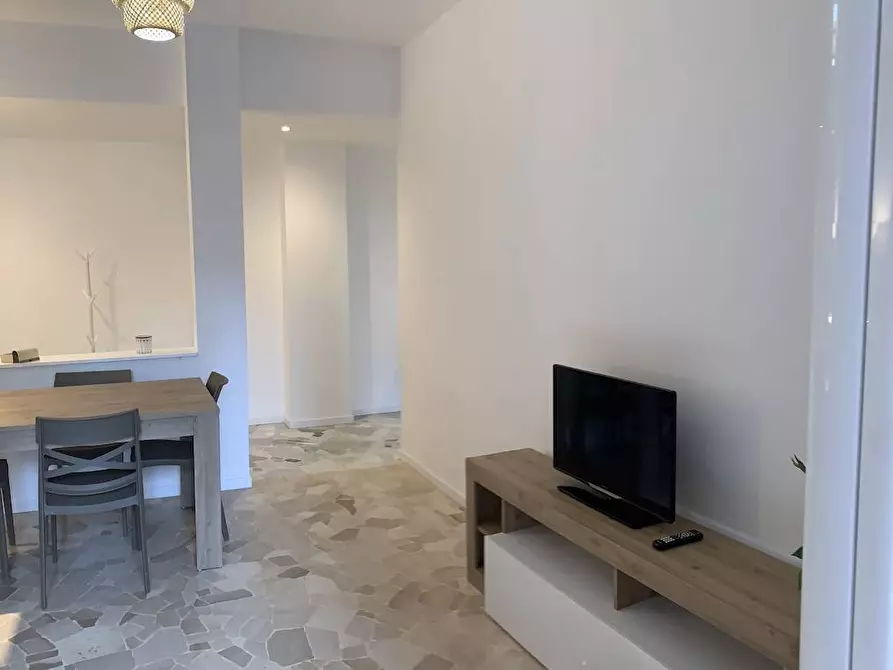 Immagine 3 di Appartamento in affitto  in via Aosta a Milano