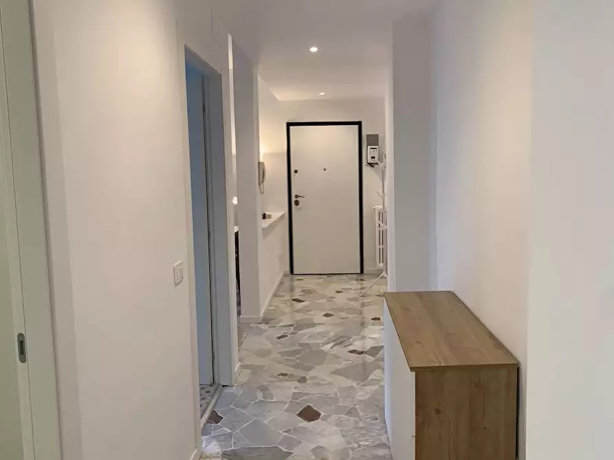 Immagine 10 di Appartamento in affitto  in via Aosta a Milano