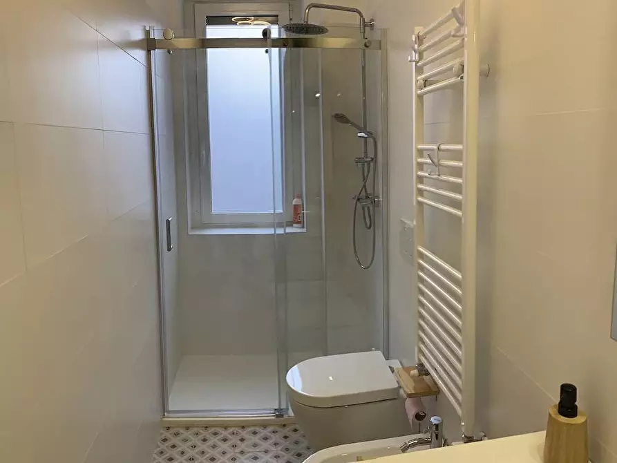 Immagine 12 di Appartamento in affitto  in via Aosta a Milano