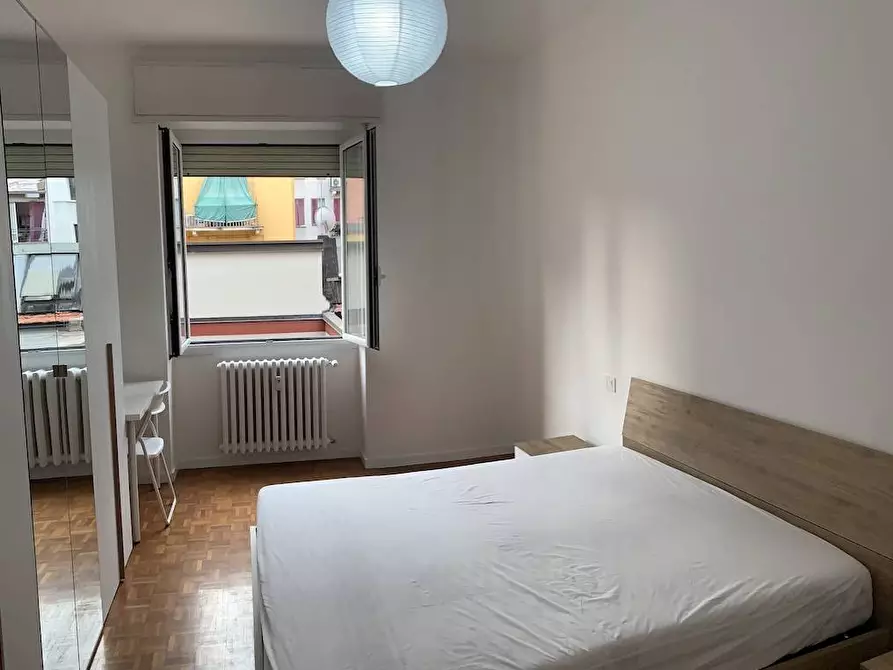 Immagine 15 di Appartamento in affitto  in via Aosta a Milano