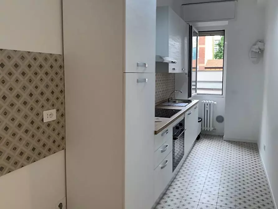 Immagine 19 di Appartamento in affitto  in via Aosta a Milano