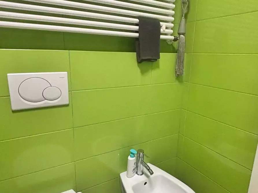 Immagine 38 di Appartamento in affitto  in via Parravicini a Milano