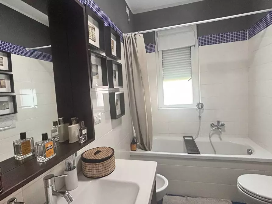 Immagine 42 di Appartamento in affitto  in via Parravicini a Milano