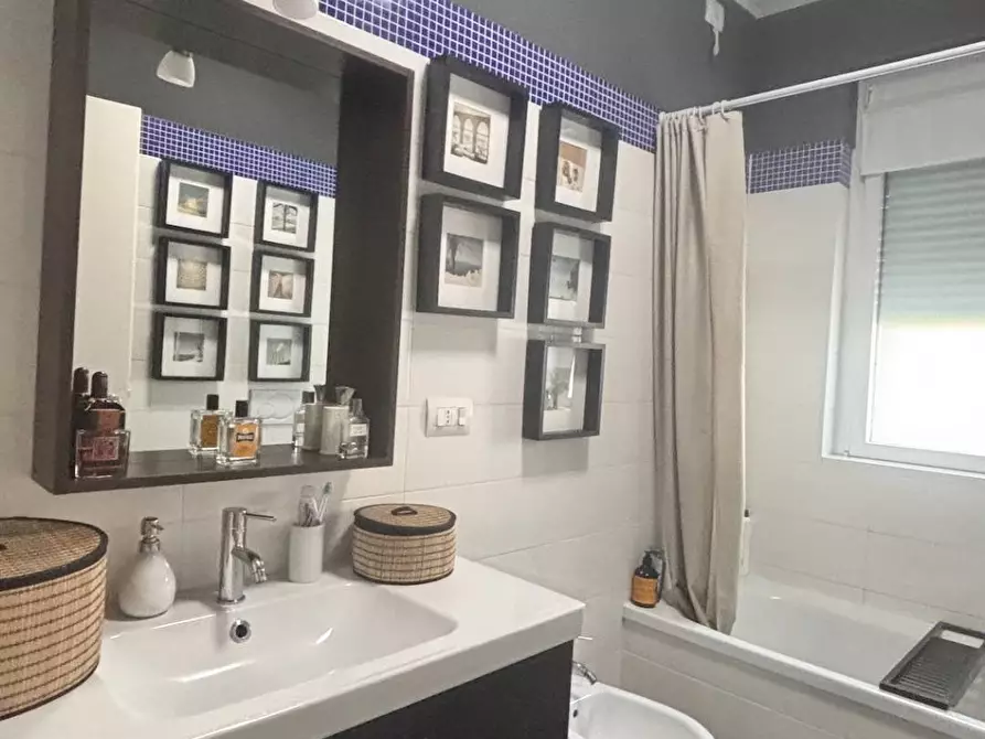 Immagine 47 di Appartamento in affitto  in via Parravicini a Milano