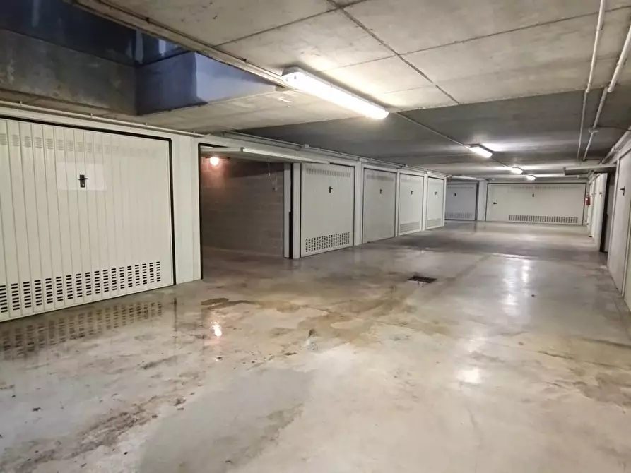 Immagine 51 di Appartamento in affitto  in via Parravicini a Milano