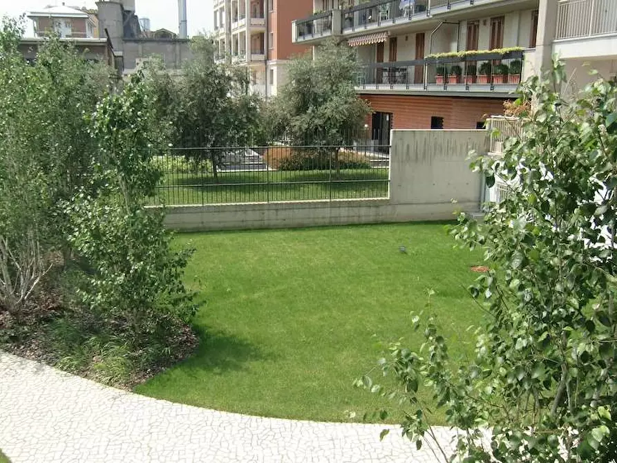 Immagine 31 di Appartamento in affitto  in via Parravicini a Milano