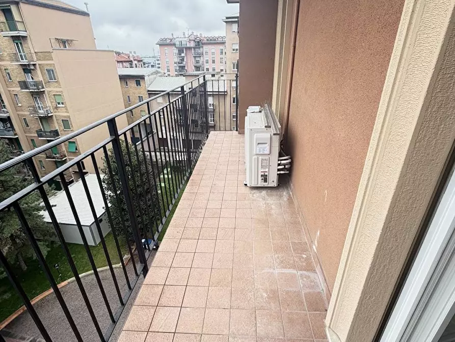 Immagine 7 di Appartamento in affitto  in via Comasina 87 a Milano