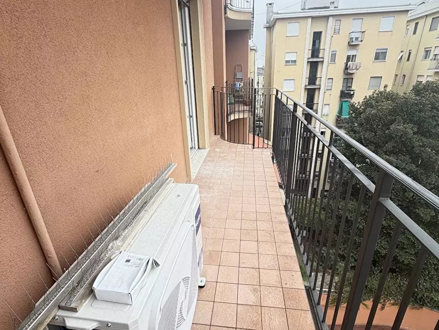 Immagine 8 di Appartamento in affitto  in via Comasina 87 a Milano