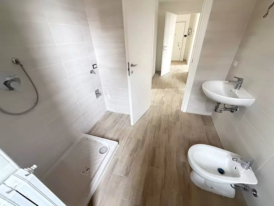 Immagine 18 di Appartamento in affitto  in via Comasina 87 a Milano