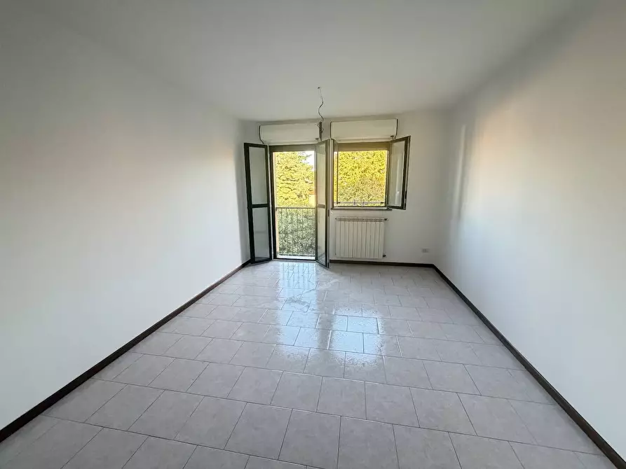 Immagine 3 di Appartamento in vendita  in via Volta 49 a Rho