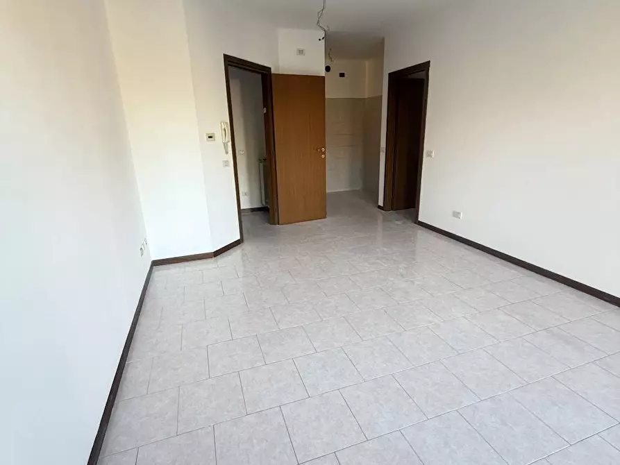 Immagine 4 di Appartamento in vendita  in via Volta 49 a Rho