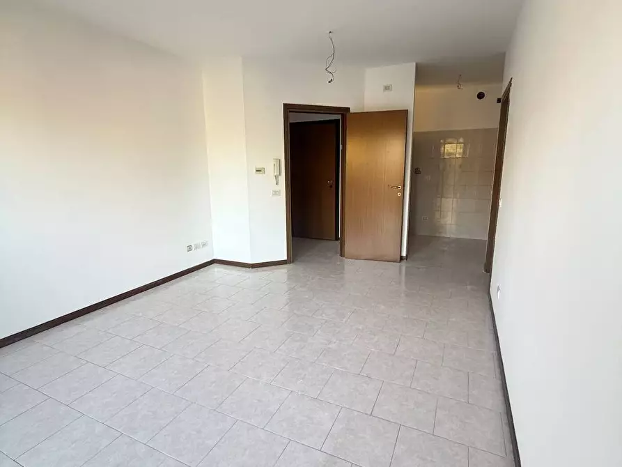 Immagine 5 di Appartamento in vendita  in via Volta 49 a Rho