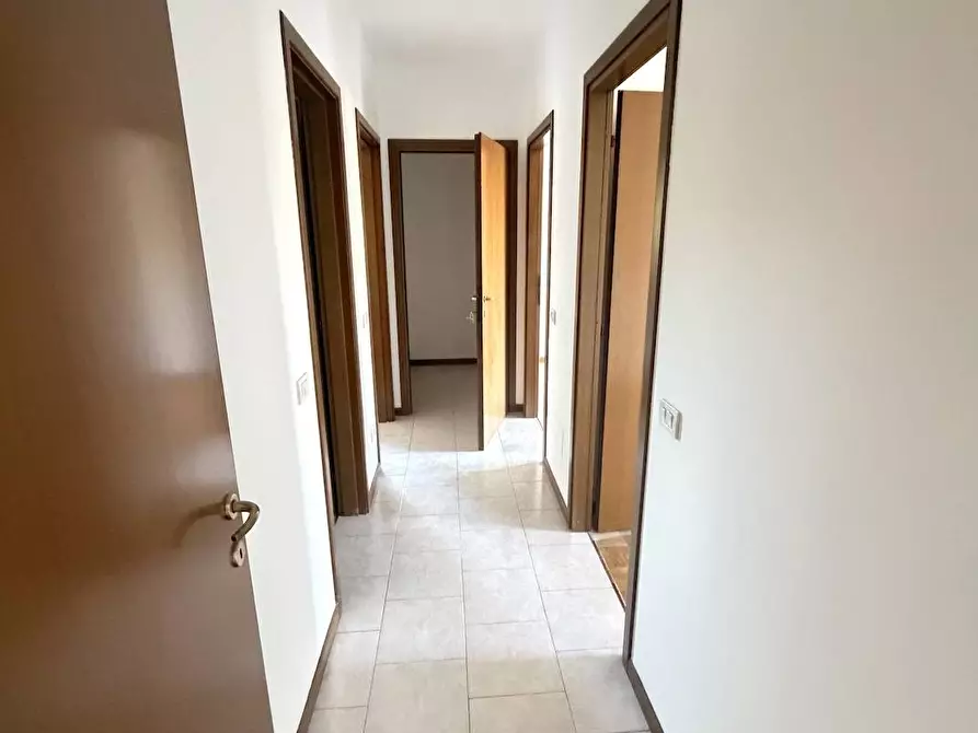 Immagine 9 di Appartamento in vendita  in via Volta 49 a Rho