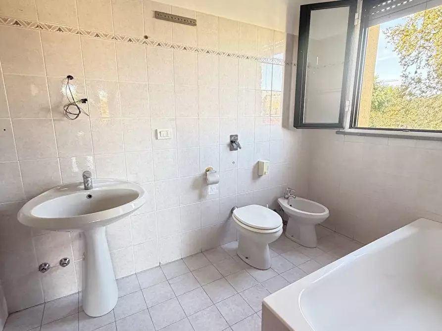 Immagine 13 di Appartamento in vendita  in via Volta 49 a Rho