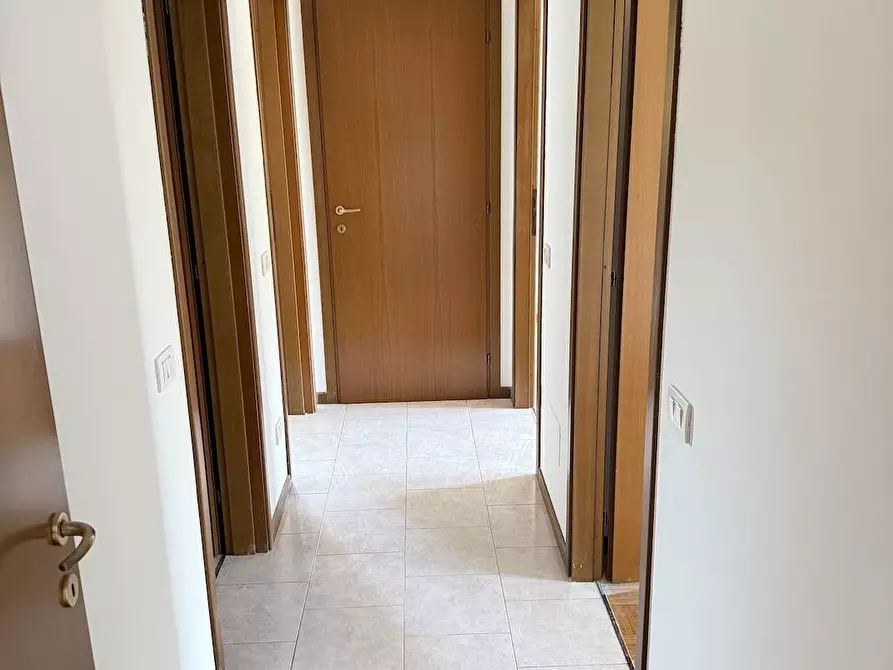 Immagine 16 di Appartamento in vendita  in via Volta 49 a Rho