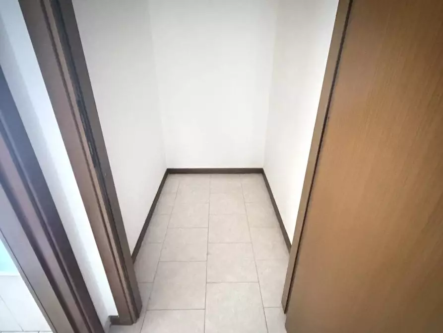 Immagine 17 di Appartamento in vendita  in via Volta 49 a Rho