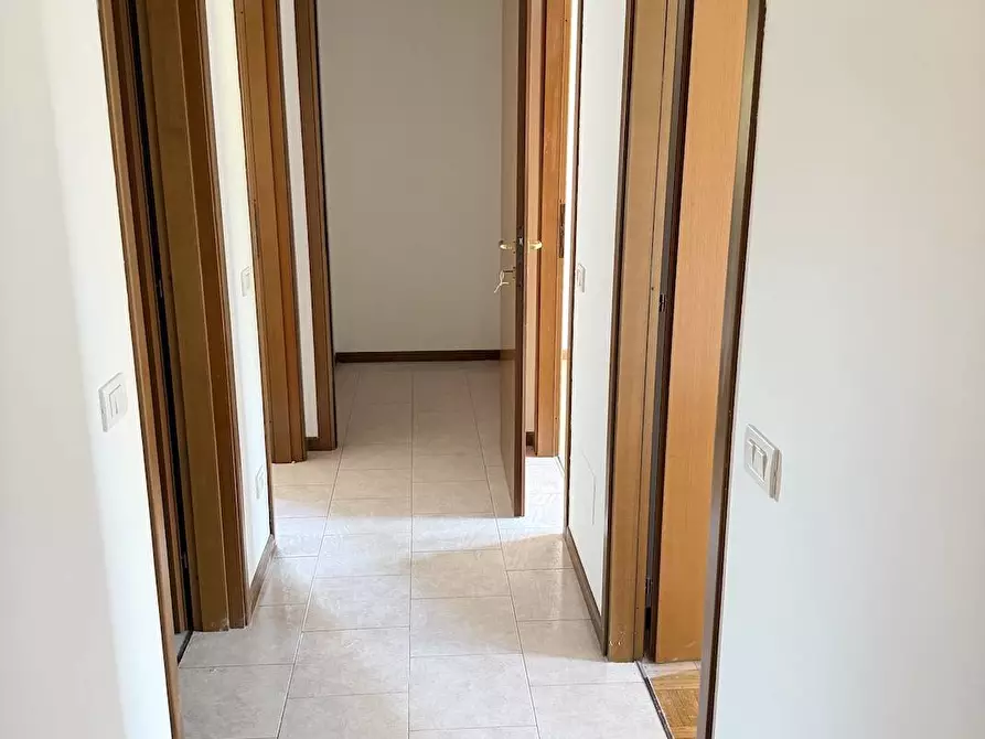 Immagine 18 di Appartamento in vendita  in via Volta 49 a Rho