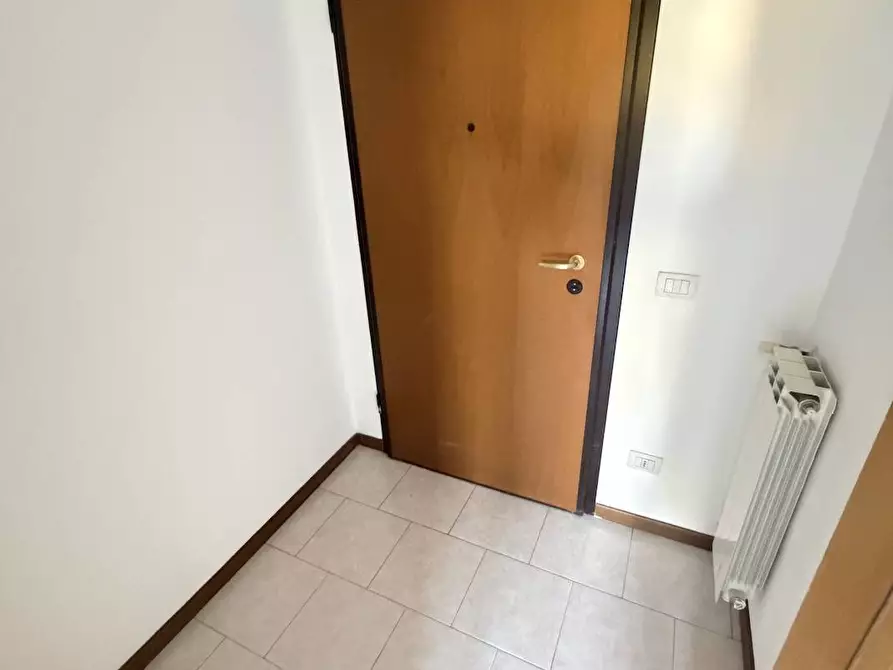 Immagine 19 di Appartamento in vendita  in via Volta 49 a Rho