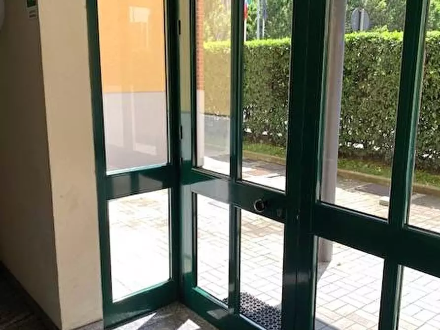 Immagine 24 di Appartamento in vendita  in via Volta 49 a Rho