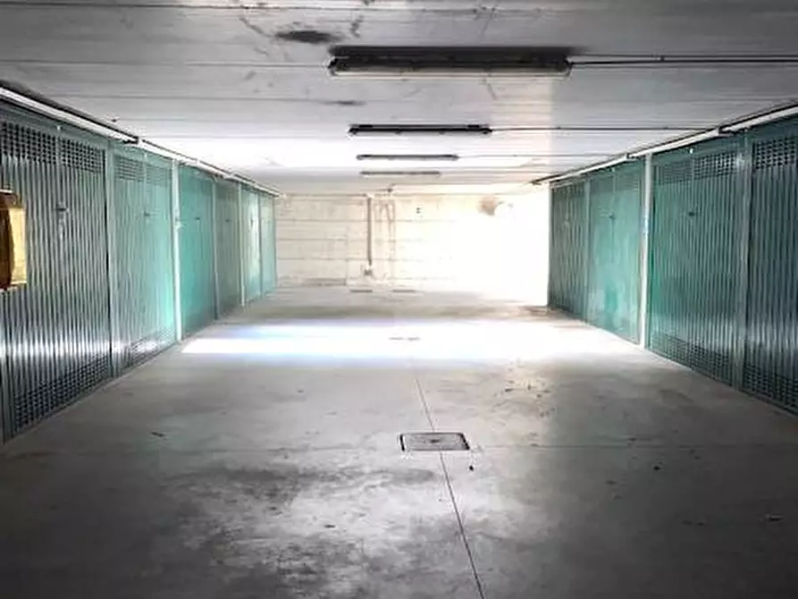 Immagine 26 di Appartamento in vendita  in via Volta 49 a Rho