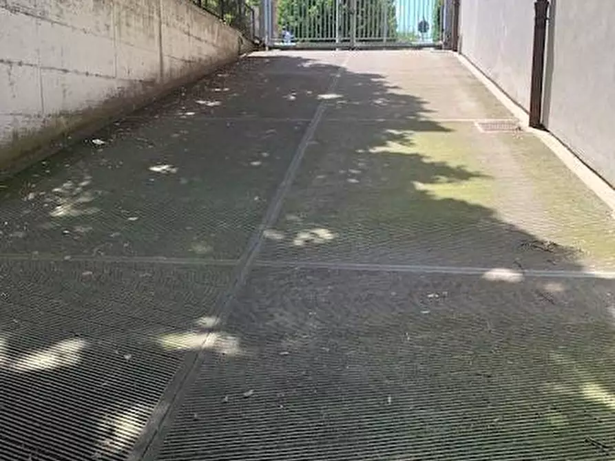 Immagine 25 di Appartamento in vendita  in via Volta 49 a Rho