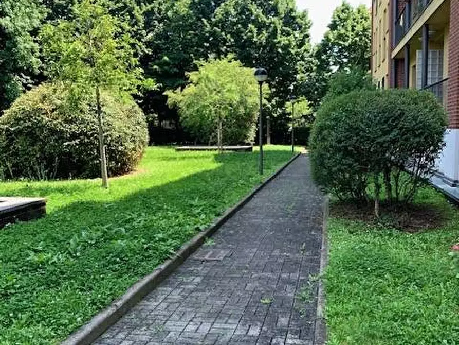 Immagine 31 di Appartamento in vendita  in via Volta 49 a Rho