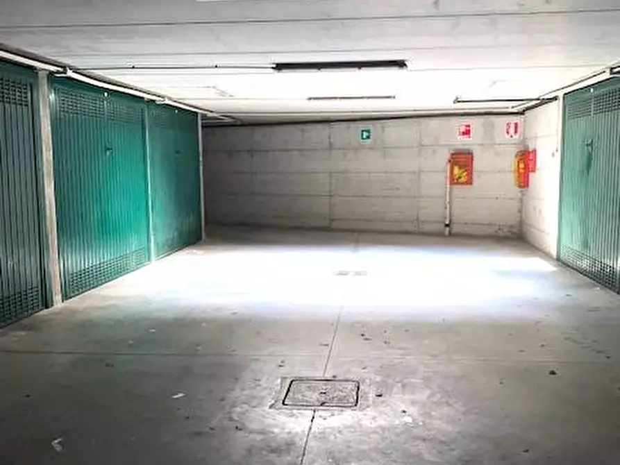 Immagine 29 di Appartamento in vendita  in via Volta 49 a Rho