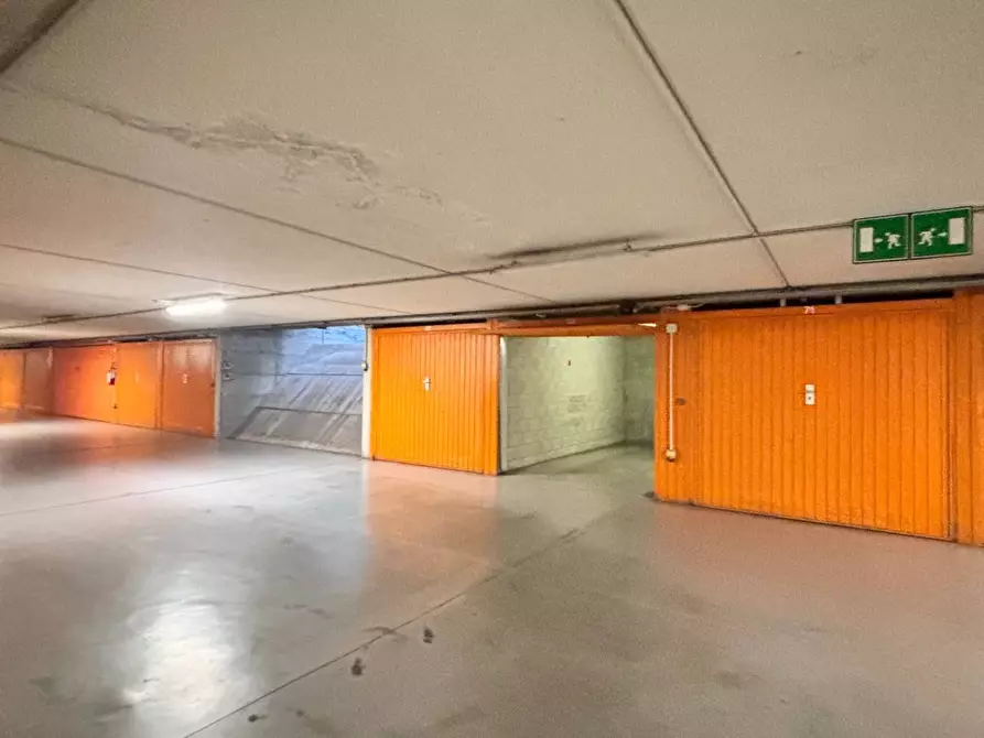 Immagine 3 di Box auto in affitto  in Via Del Burchiello a Milano