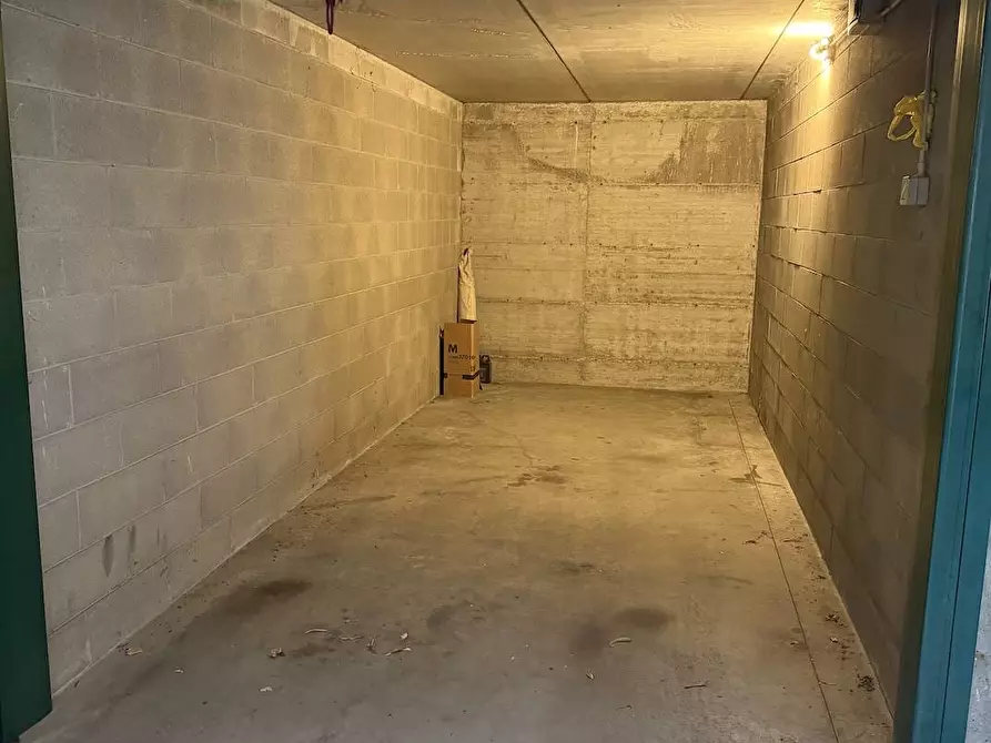 Immagine 27 di Appartamento in vendita  in via Volta 49 a Rho