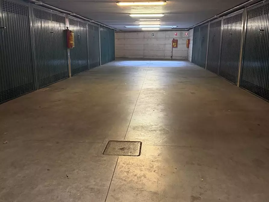 Immagine 28 di Appartamento in vendita  in via Volta 49 a Rho