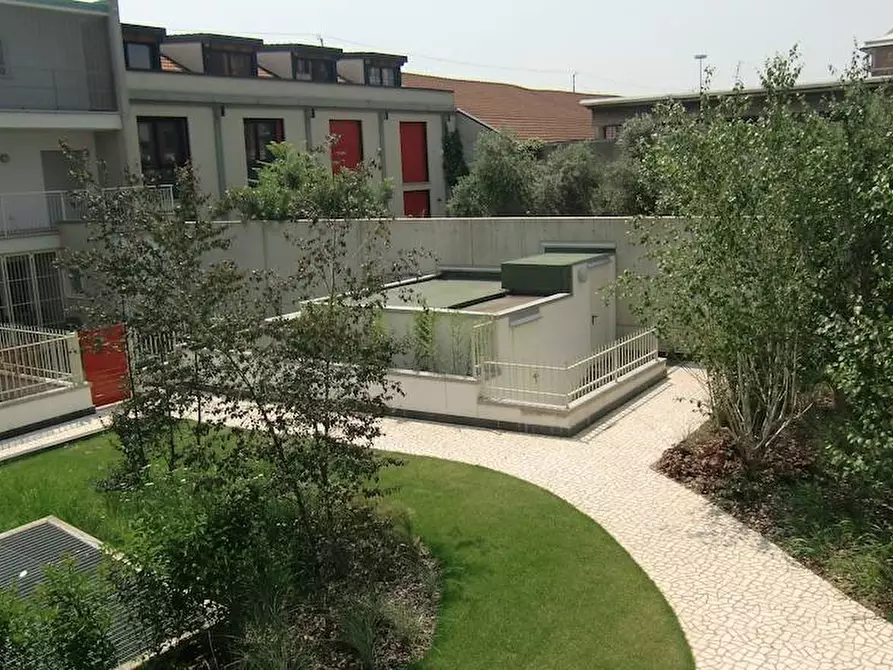 Immagine 10 di Box auto in affitto  in via Gluck 44 a Milano