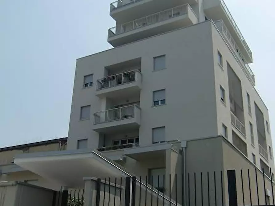 Immagine 2 di Box auto in affitto  in via Gluck 44 a Milano