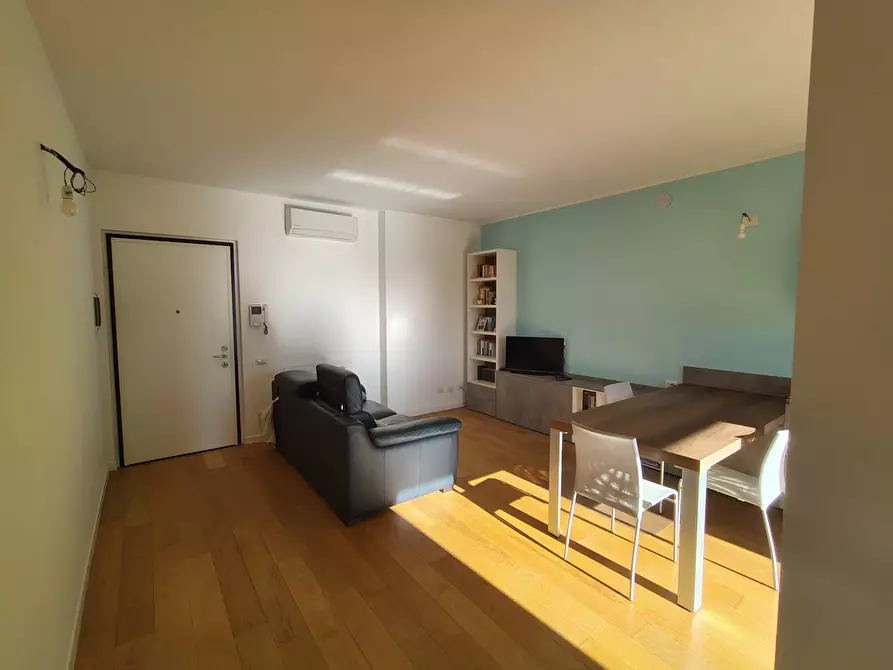 Immagine 9 di Appartamento in vendita  in via Castellammare 14 a Milano